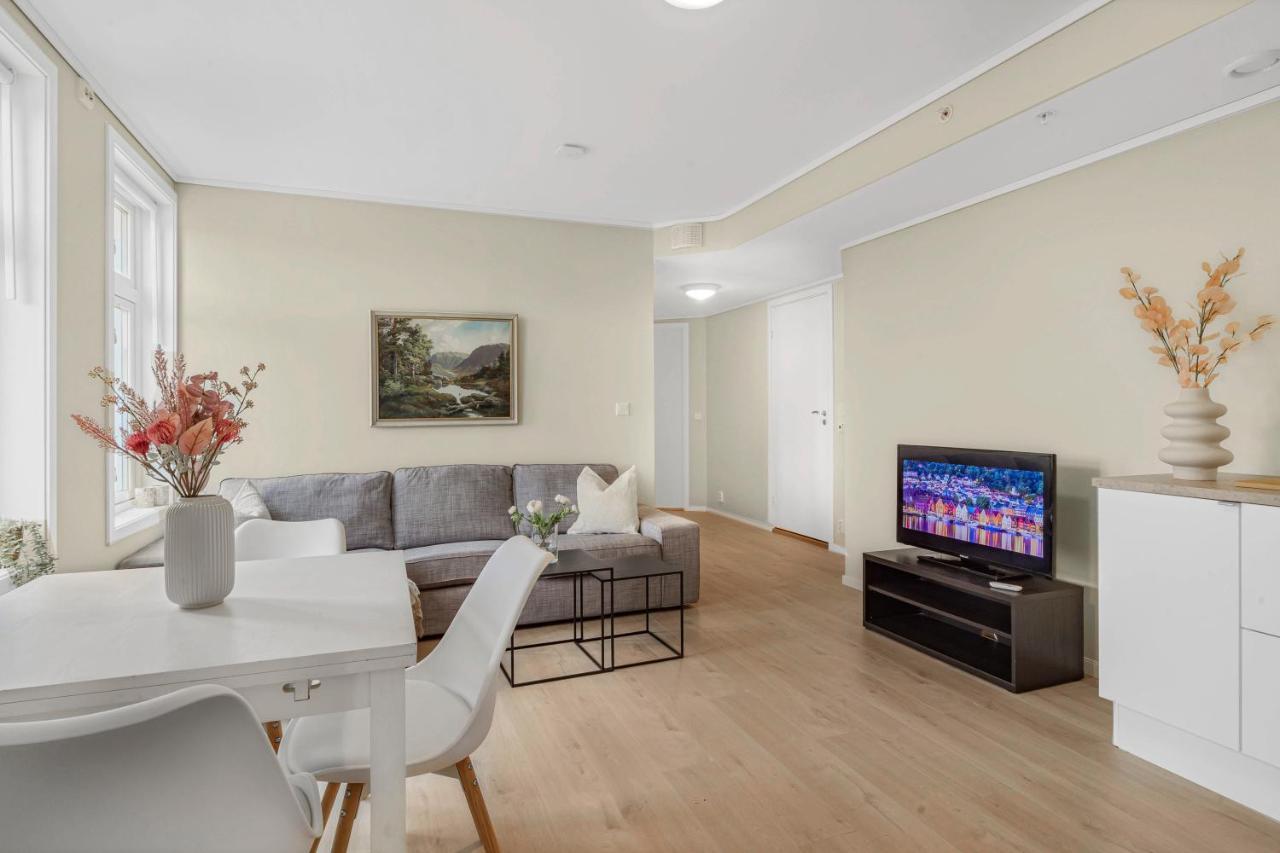 Contemporary City-Apartement With Views Of The Dock! 卑爾根 外观 照片