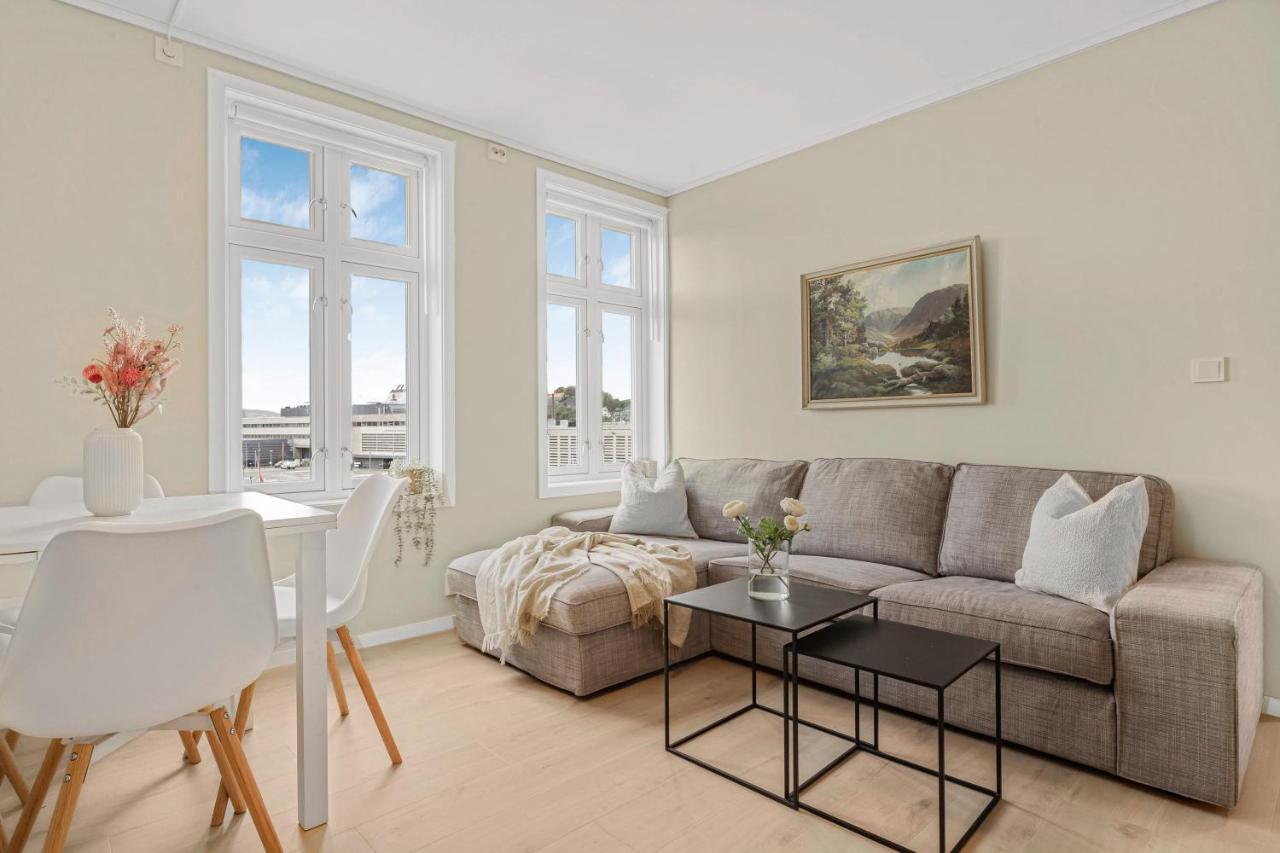 Contemporary City-Apartement With Views Of The Dock! 卑爾根 外观 照片